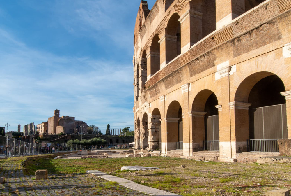 A Mapei műszaki támogatóként vesz részt a Colosseum déli folyosóinak újrakövezésében