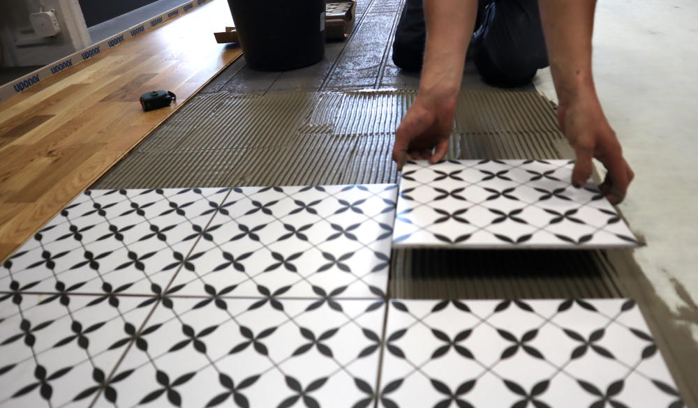 Szárazon és gyorsan telepíthető padlófűtés felújításokhoz Szárazon és gyorsan telepíthető padlófűtés felújításokhoz