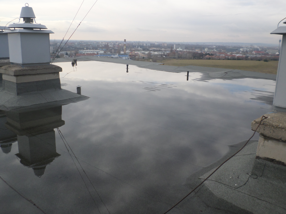 Lapostető-szigetelések jellemző hibái – Mire érdemes figyelni egyenes és fordított rétegrend esetében? Lapostető-szigetelések jellemző hibái – Mire érdemes figyelni egyenes és fordított rétegrend esetében?