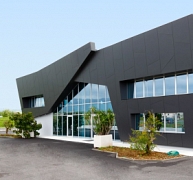 Faszerkezetű, nagytáblás homlokzatburkolat Faszerkezetű, nagytáblás homlokzatburkolat