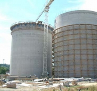 Nagyméretű silók építése csúszózsaluval Nagyméretű silók építése csúszózsaluval