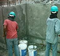 A speciális bevonat vízzáróvá teszi a repedezett betont is A speciális bevonat vízzáróvá teszi a repedezett betont is