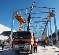Egy megrendelő – három csarnok Egy megrendelő – három csarnok