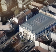 Igényes és gazdaságos megoldás a kétféle fedés kombinálásával Igényes és gazdaságos megoldás a kétféle fedés kombinálásával