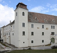 Kifelé dőlő falak, csavarodó tornyok – így állították helyre a mosonmagyaróvári vár szerkezetét Kifelé dőlő falak, csavarodó tornyok – így állították helyre a mosonmagyaróvári vár szerkezetét