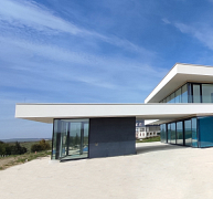 Vékony, könnyű homlokzatburkoló lapok többféle alkalmazásra Vékony, könnyű homlokzatburkoló lapok többféle alkalmazásra