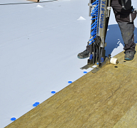 Könnyűszerkezetes ipari lapostetők hőszigetelése Könnyűszerkezetes ipari lapostetők hőszigetelése