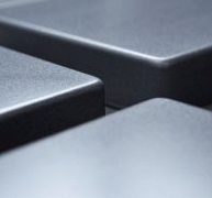 Moduláris homlokzati rendszer lekerekített sarokelemekkel Moduláris homlokzati rendszer lekerekített sarokelemekkel