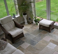 Teraszburkolás terméskő lapokkal Teraszburkolás terméskő lapokkal