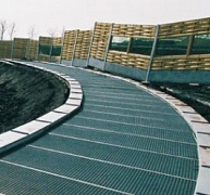 Sokoldalúan alkalmazható fűzött járdarácsok Sokoldalúan alkalmazható fűzött járdarácsok